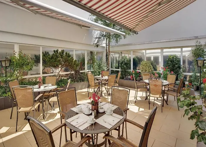 מלון Western Mitte 4*